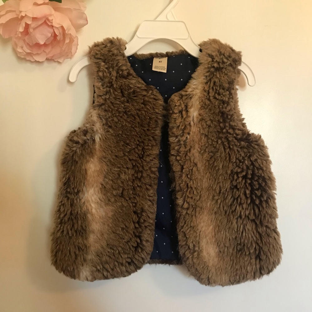 Osh Kosh B’Gosh- Faux Fur Open Front Vest-4T